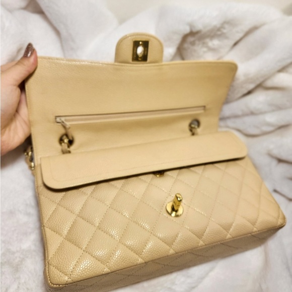 Chanel beige medium classic flap gold hardware - Picture 8 of 16
